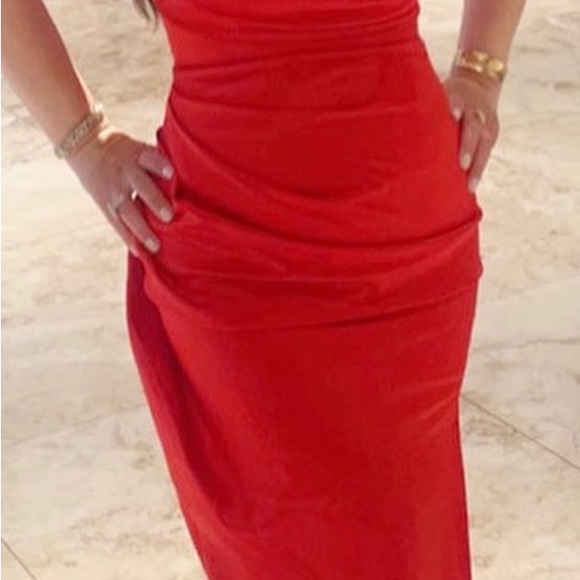 Red dress - Picture 8 of 9